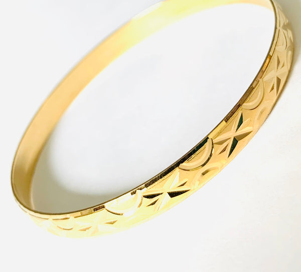 Yellow gold bracelet bangle - Ilumine Gallery Store dainty jewelry affordable fine jewelry
