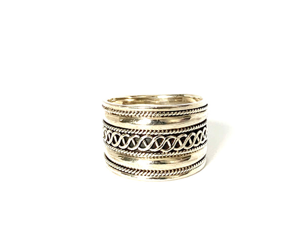 Sterling silver swirl ring - Ilumine Gallery Store dainty jewelry affordable fine jewelry