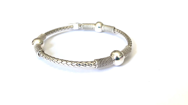 Sterling silver bangle bracelet - Ilumine Gallery Store dainty jewelry affordable fine jewelry