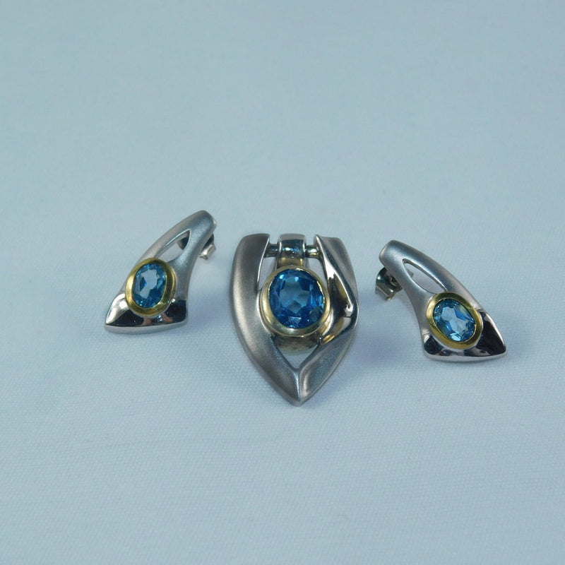 Blue topaz earrings and pendant set - Ilumine' Gallery 