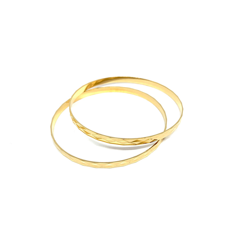 Gold diamond cut bangle bracelet