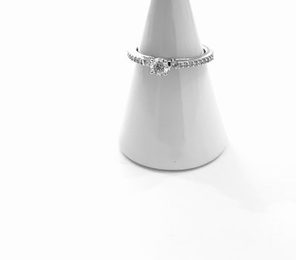 Solid white gold diamond ring - Ilumine' Gallery 