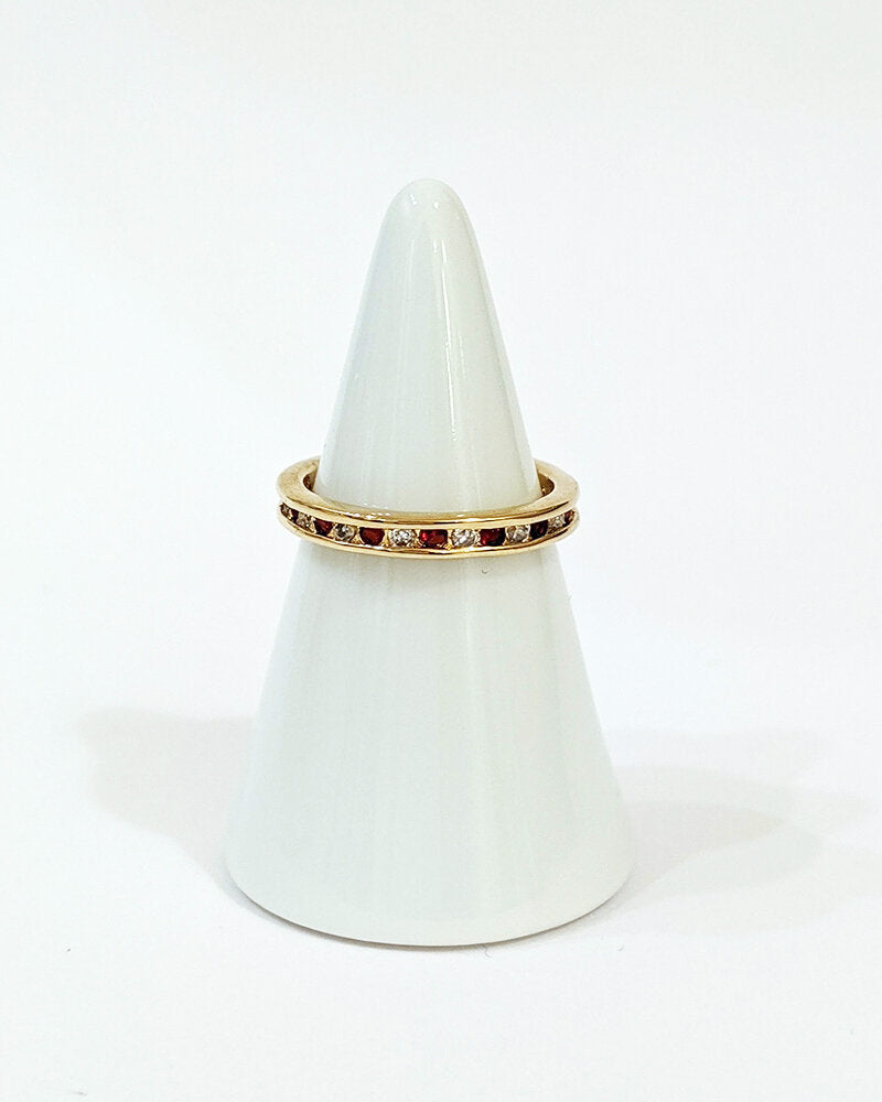 Stacking gold dark ruby ring band - Ilumine' Gallery 